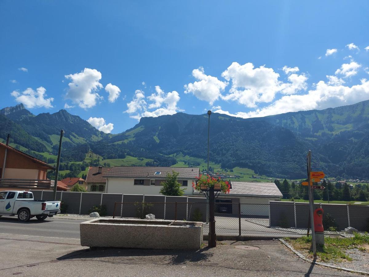 Appartement Voute En Gruyere Dans L'Intyamon Enney Exterior foto